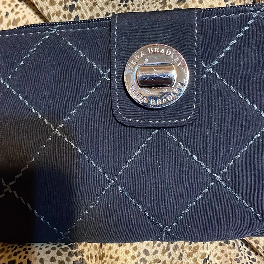 VERA BRADLEY BLk QUILTED WALLET SILVER HARDWARE TURNLOCK CLOSURE OUTSIDE POCKET